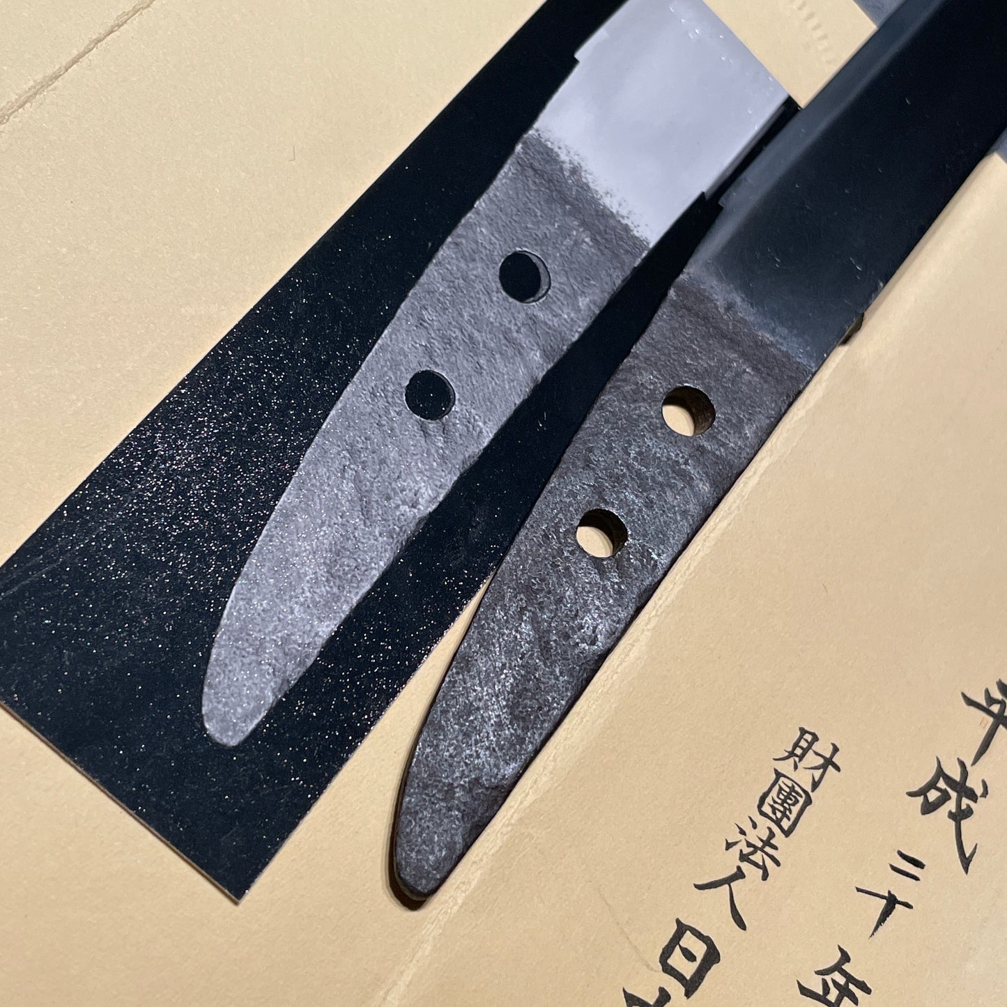 HADAMONO 肌物 Rozaya TANTO 呂鞘短刀, Sue-Mihara, NBTHK Certificate, Muromachi period