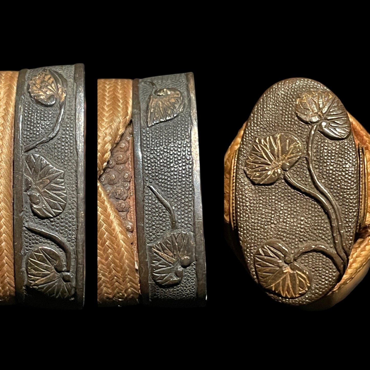 Izumikoku Masakage signed Wakizashi, Aoi Fuchikashira, Signed Tsuba, Edo period