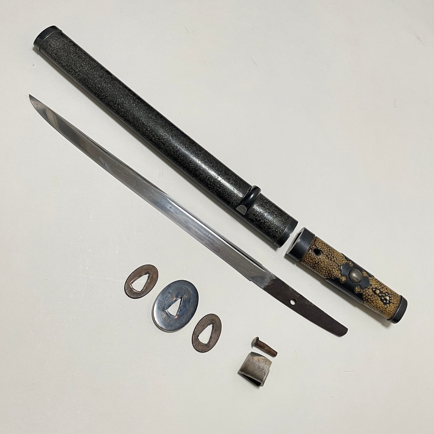 YOROIDOSHI 鎧通し TANTO, Shakudo Fittings, Muromachi period mumei