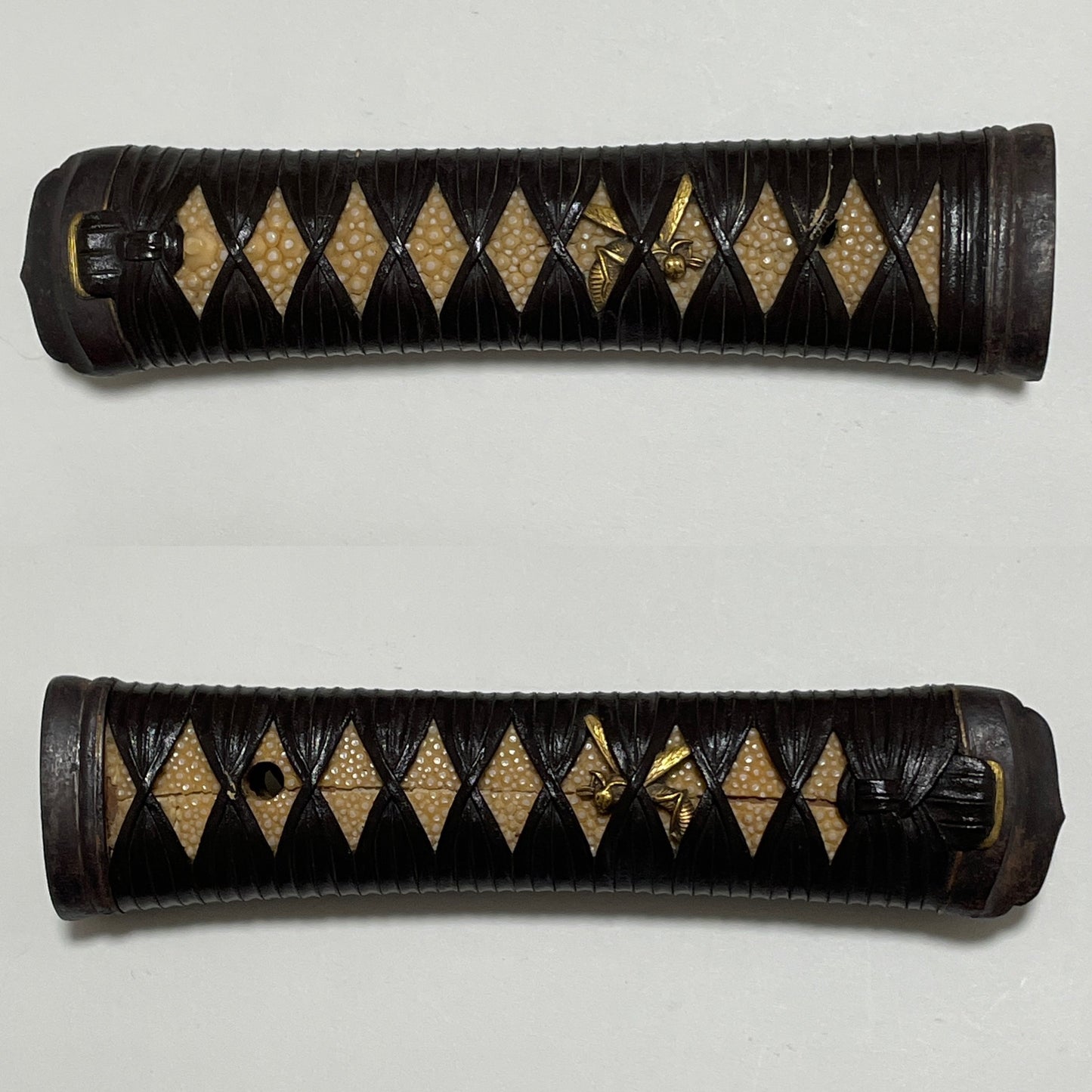 Echizenkoku Kanenori 越前国兼則 signed Wakizashi, Bee Menuki and Iron Fittings