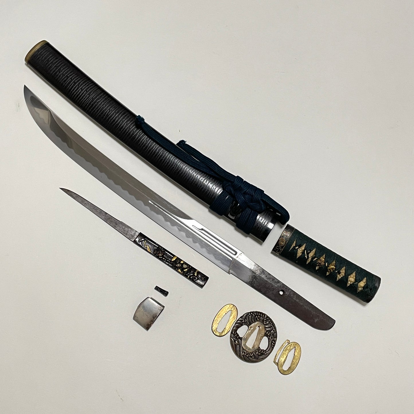 NAGINATANAOSHI-ZUKURI 薙刀直し造 WAKIZASHI, Yamashironokami Kunishige 山城守国重 signed