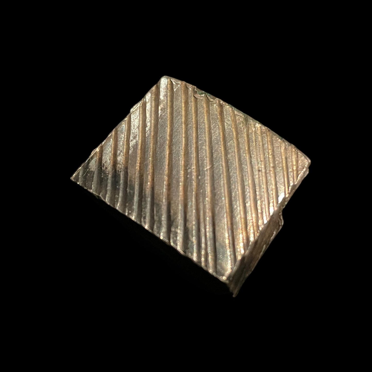 UNOKUBI-ZUKURI TANTO 鵜首造短刀, Thick blade, Edo period mumei