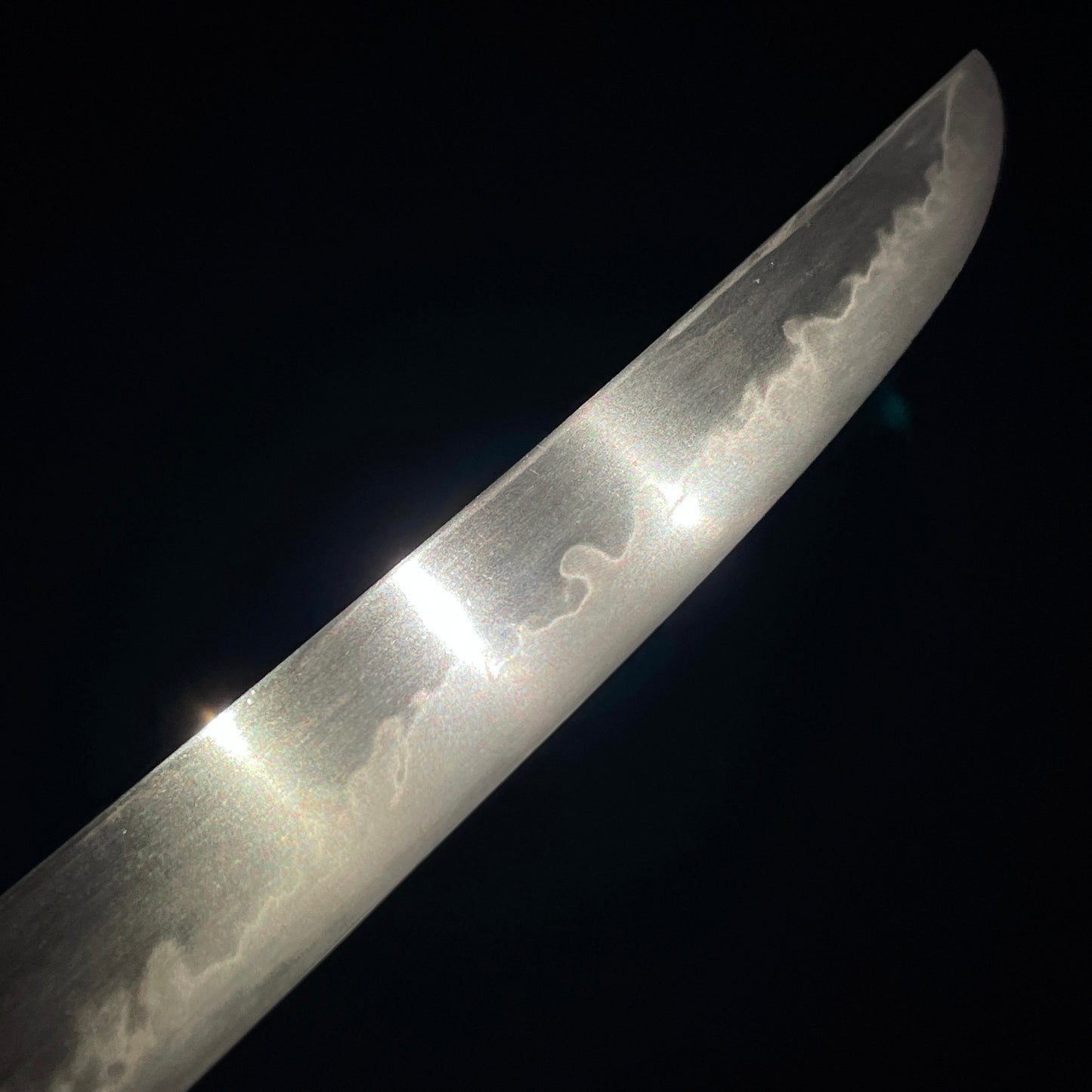 ONIBOCHO 鬼包丁 Hirazukuri Wakizashi, Very Wide Blade, Toranba 濤乱刃, Edo period