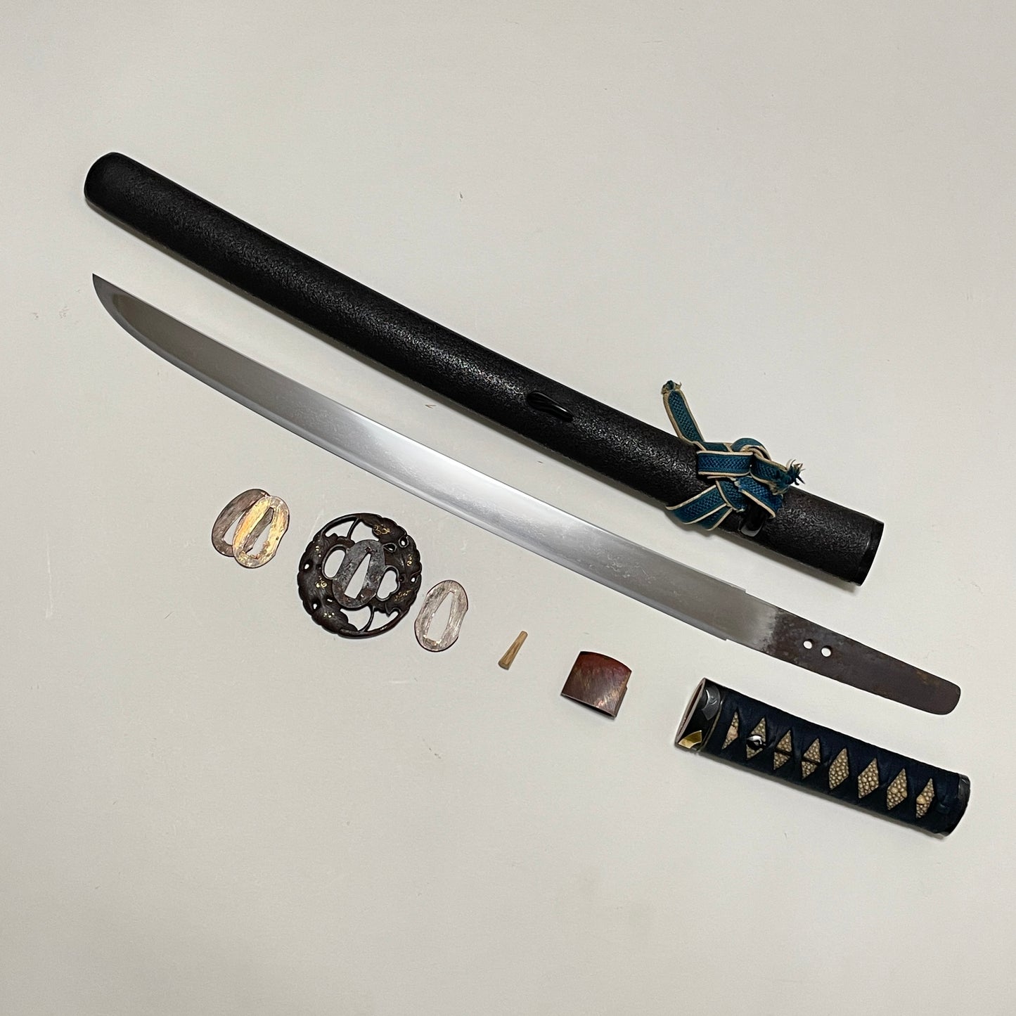 Hirazukuri Wakizashi, Yajiri Menuki, Choshuju Yuken signed TSUBA, with Shirasaya