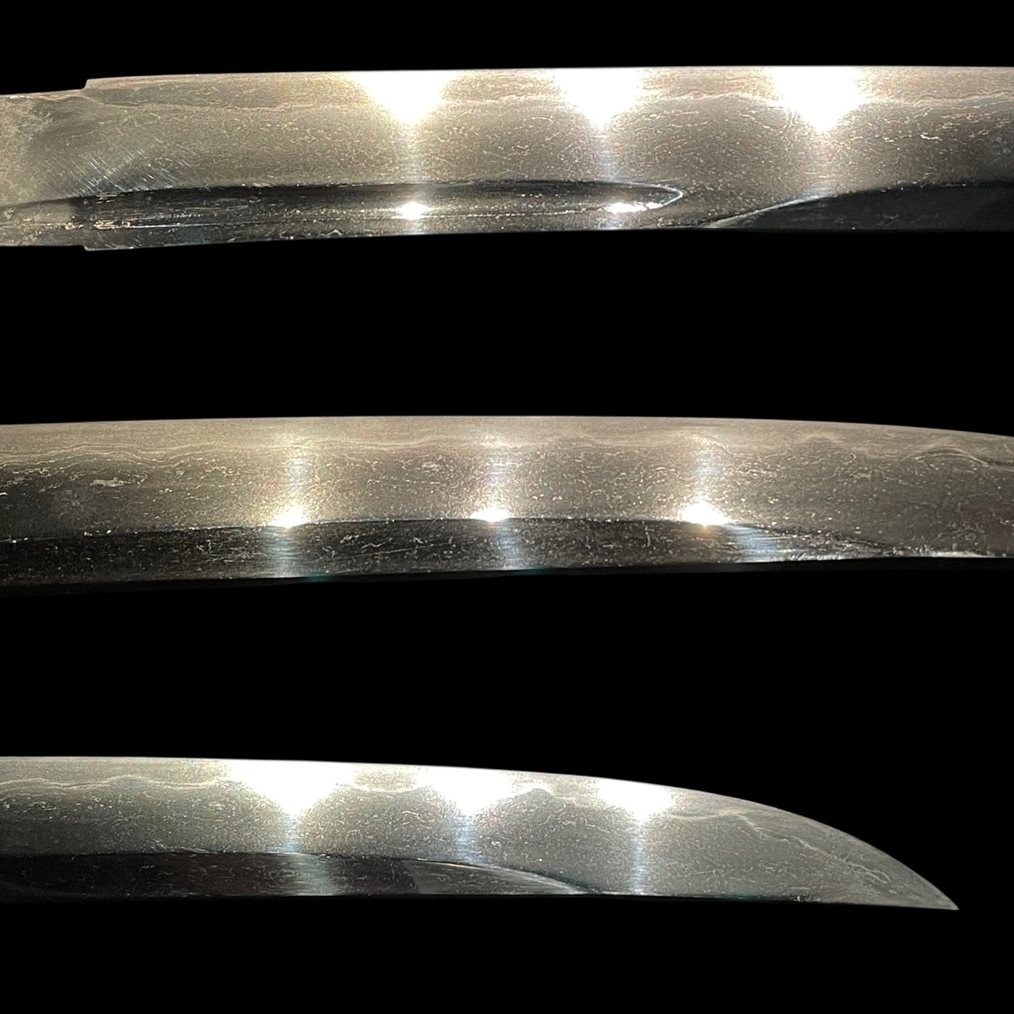 Red Unokubi Tanto, Pine needles Fuchikashira 松葉縁頭, Grasshopper Tsuab 飛蝗鍔