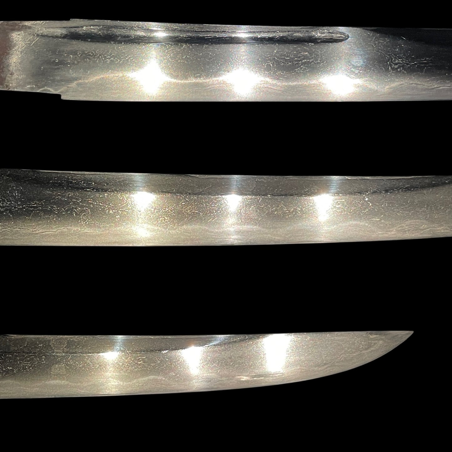 Red Unokubi Tanto, Pine needles Fuchikashira 松葉縁頭, Grasshopper Tsuab 飛蝗鍔