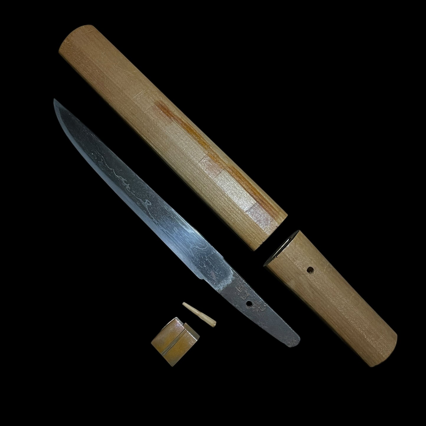 Oodahamono 大肌物 TANTO, Yoshimitsu 吉光 signed, Thick blade, Muromachi period