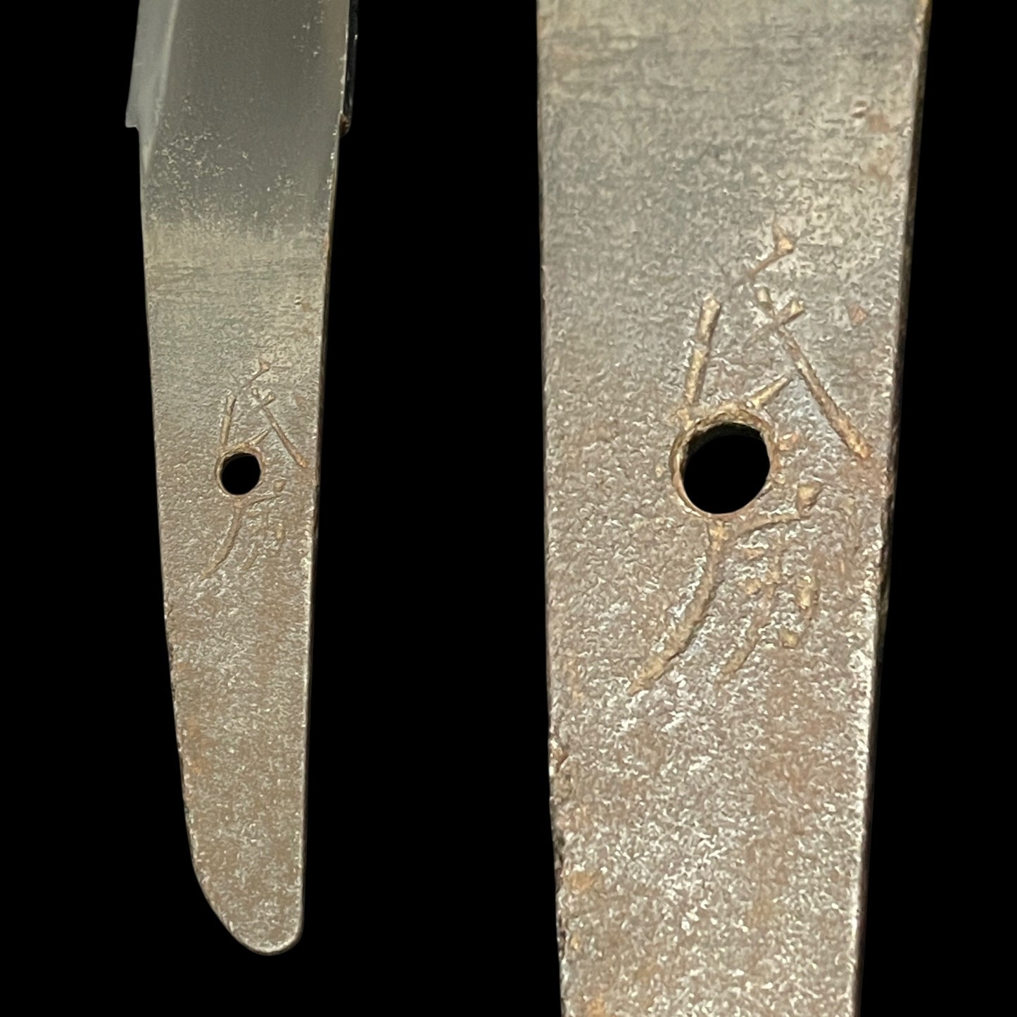 印籠刻鞘拵 Inrokizamisaya Koshirae, Ujifusa 氏房 signed TANTO, Muromachi period