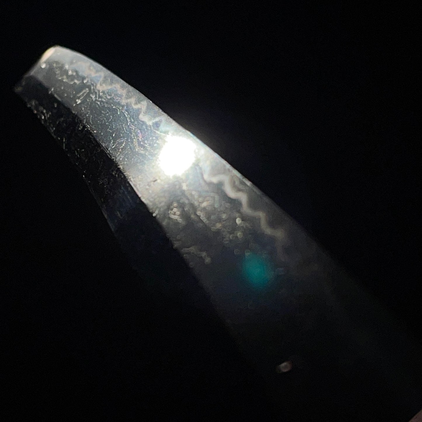 KIKUMON 菊紋, Iganokami Kinmichi 伊賀守金道 signed Wakizashi, Early Edo period