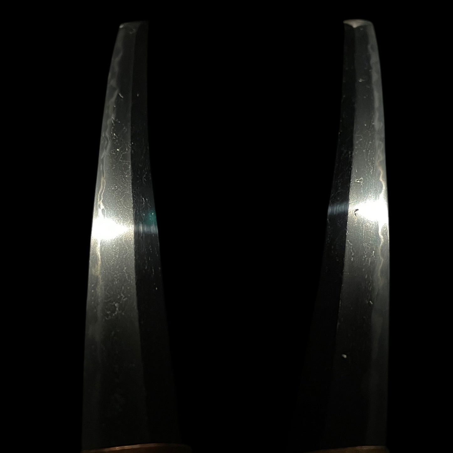 KIKUMON 菊紋, Iganokami Kinmichi 伊賀守金道 signed Wakizashi, Early Edo period