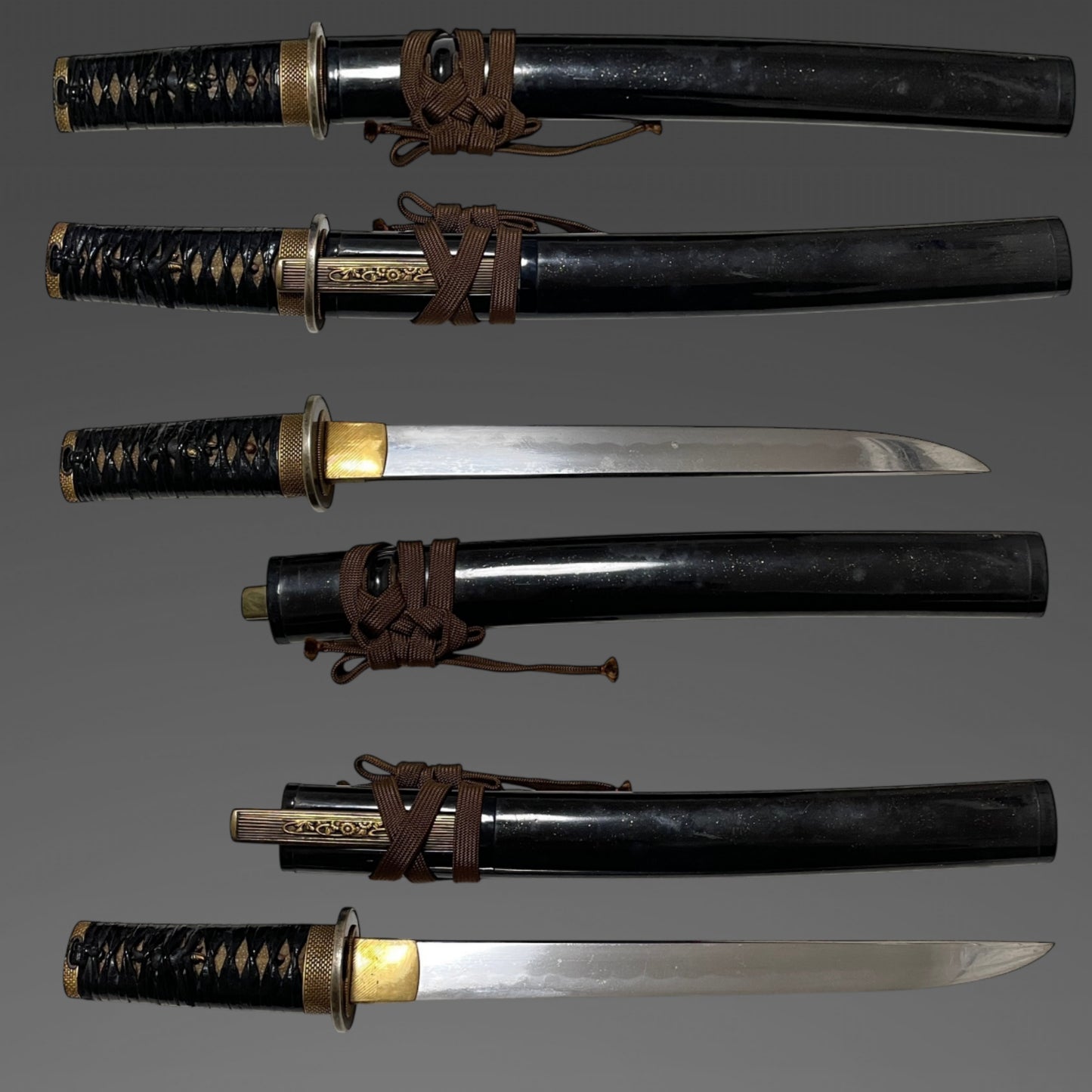 Ajiro 網代 Golden Fuchikashira TANTO, wit Kozuka, Boar Menuki, Edo period mumei