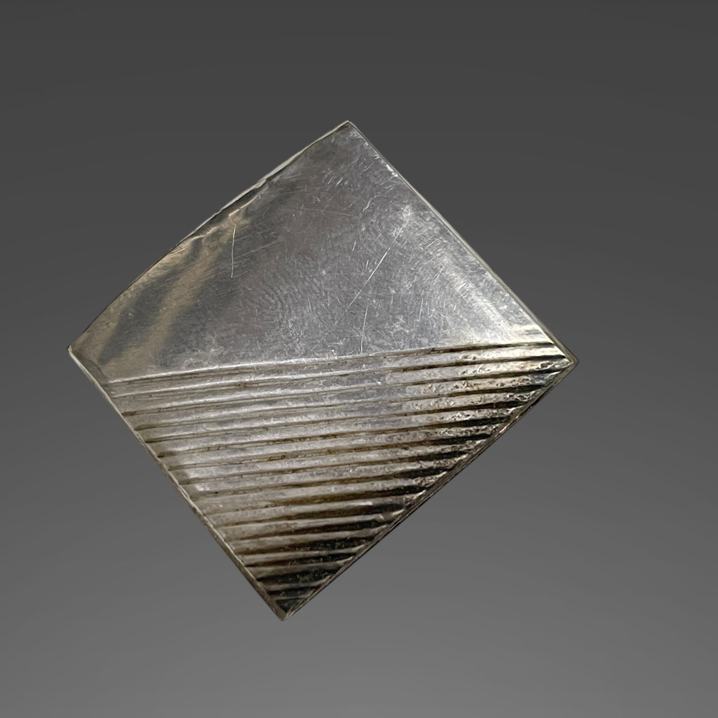 Thick TANTO, Shishi Menuki 獅子目貫, Gold inlay Tsuba, Edo period mumei