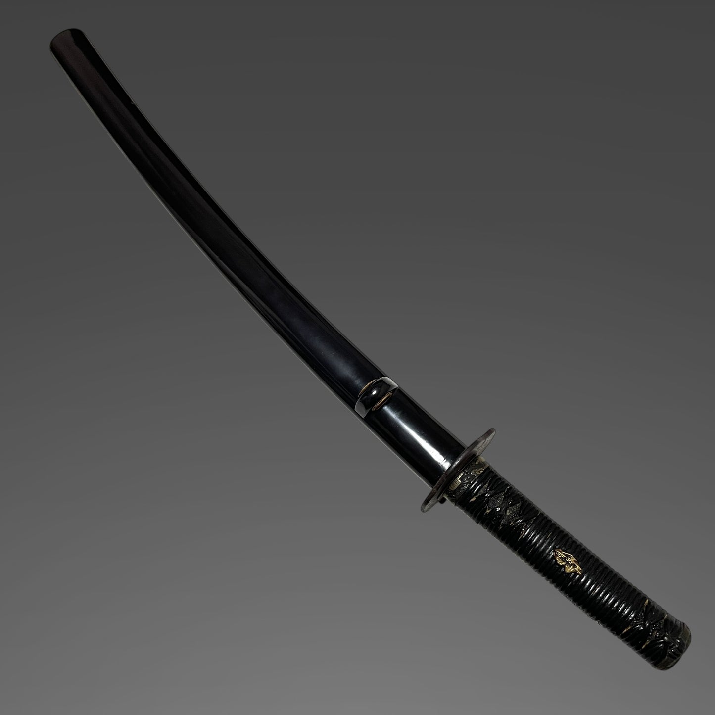 Golden Mt.Fuji Menuki, Black Wakizashi with Kozuka, Edo period mumei