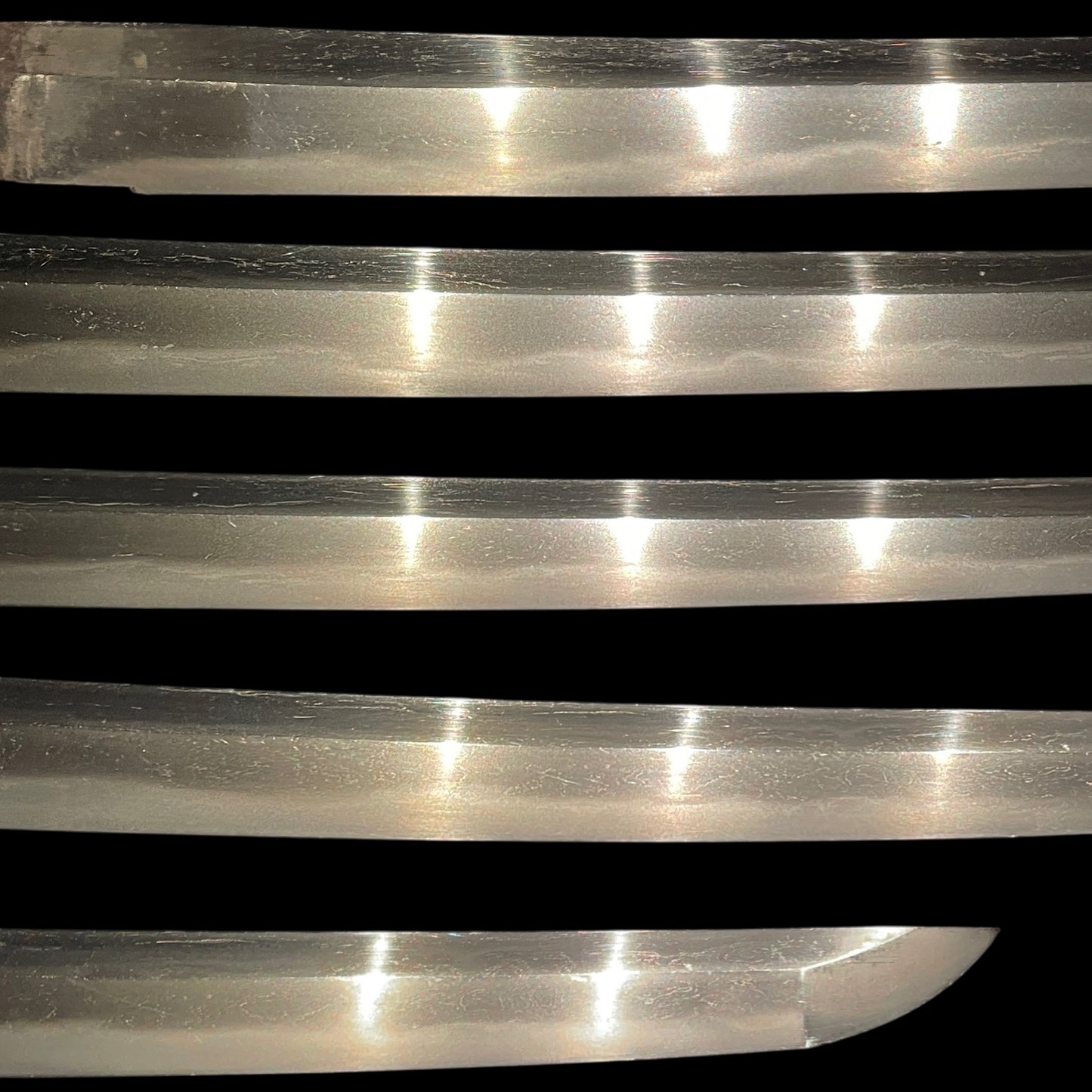 Golden Mt.Fuji Menuki, Black Wakizashi with Kozuka, Edo period mumei