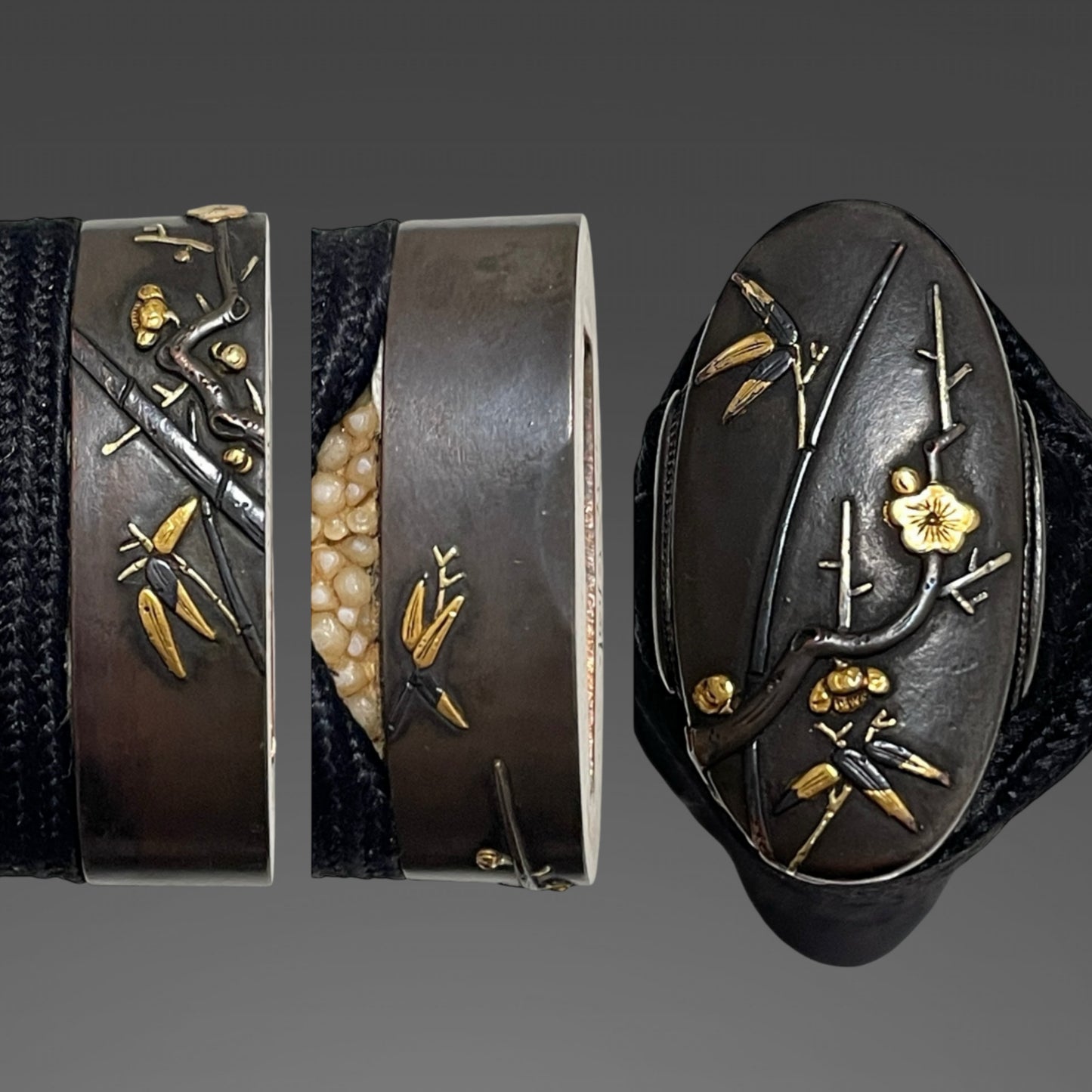 Kawachinokami Kiyofusa 河内守清房 signed WAKIZASHI, Plum Fuchikashira, Masamehada 柾目肌