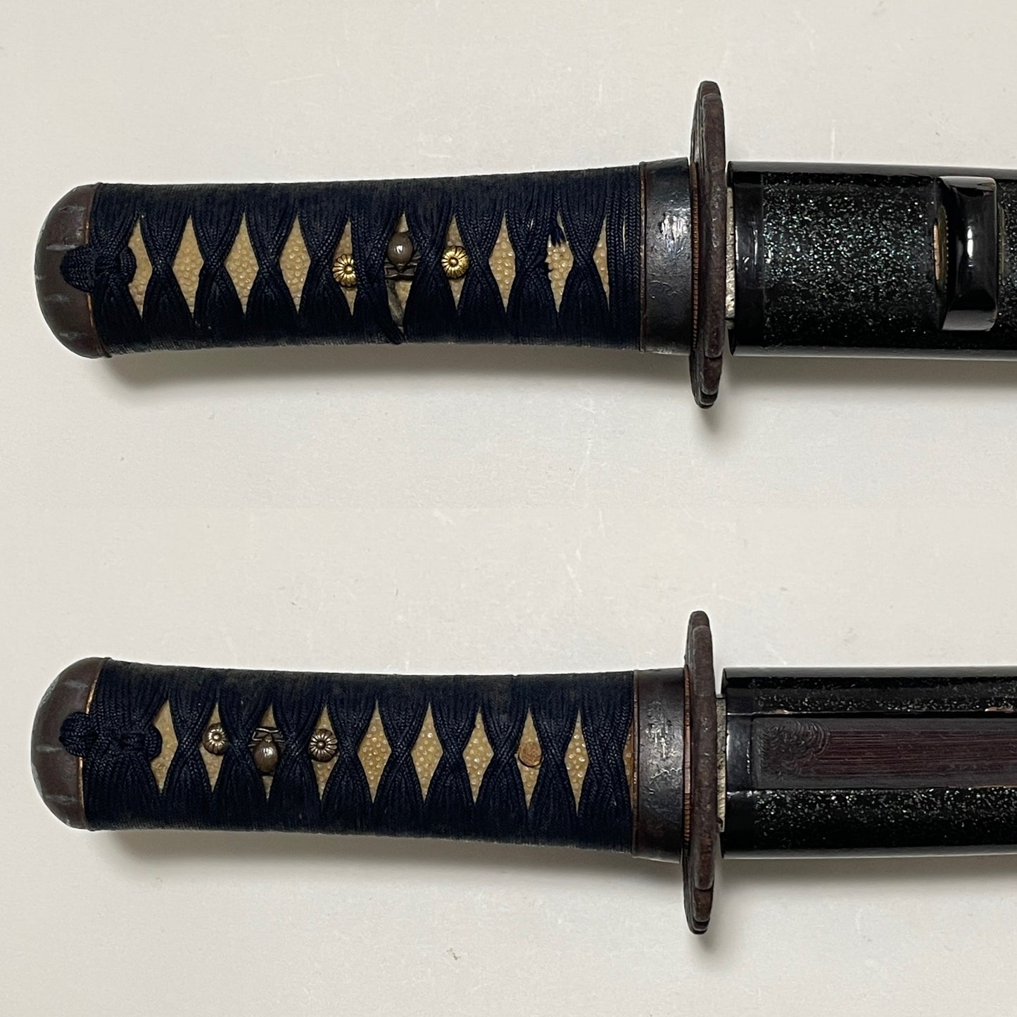 Unokubizukuri 鵜首造 TANTO, Insect menuki, Late Edo period mumei