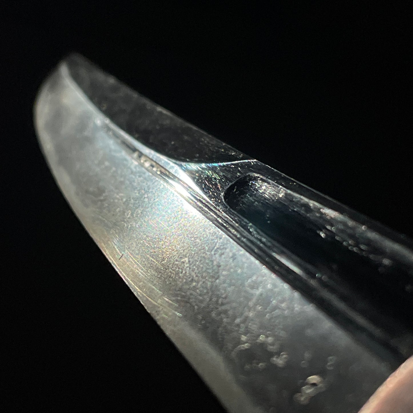 KANMURIOTOSHI-ZUKURI 冠落造 TANTO, Thick Blade, Edo period mumei