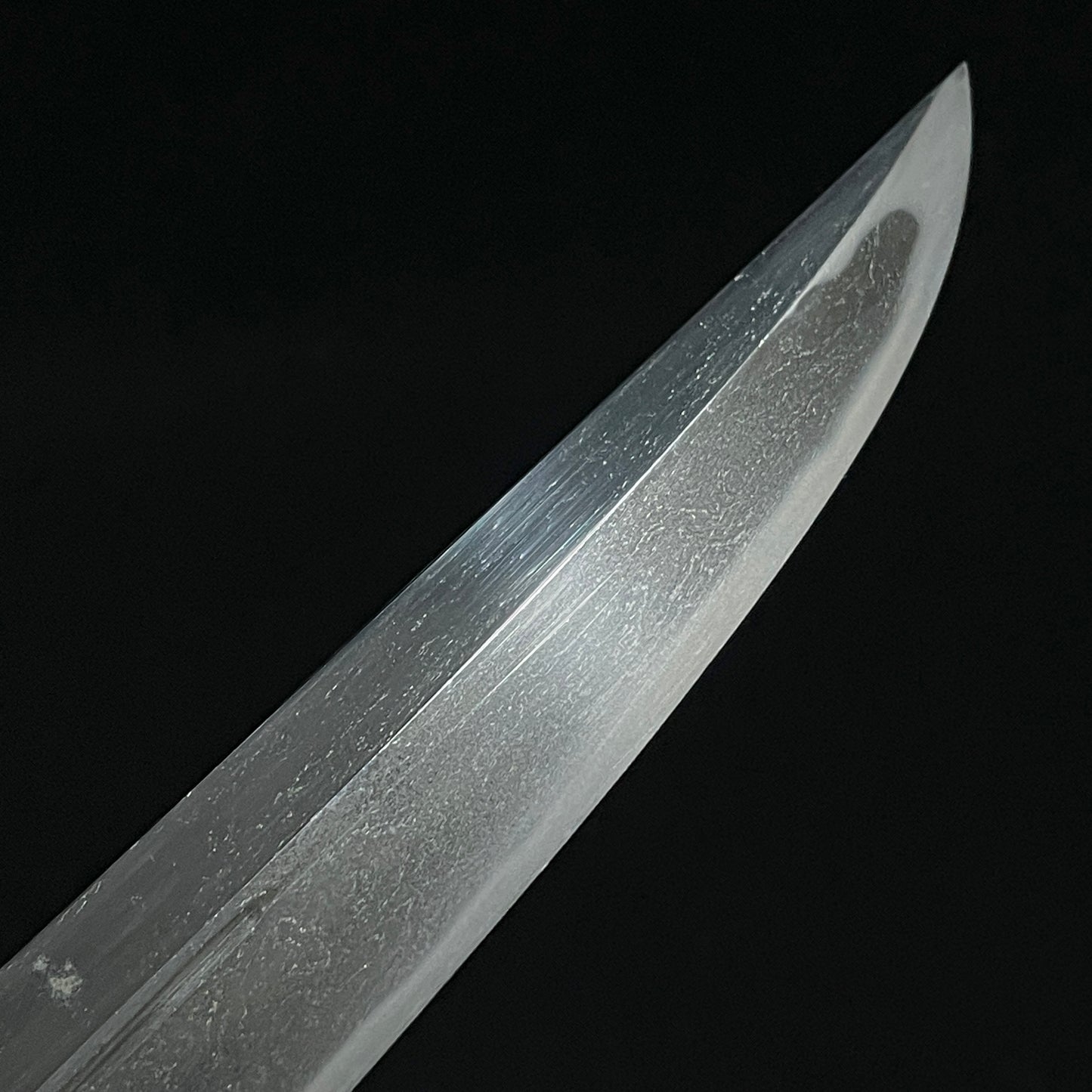 KANMURIOTOSHI-ZUKURI 冠落造 TANTO, Thick Blade, Edo period mumei