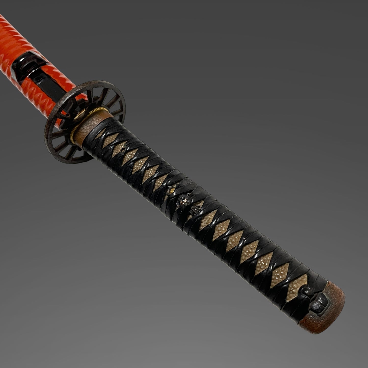 Yoshii 吉井 KATANA, Bizenden 備前伝, Red Kizamisaya, Early Muromachi period