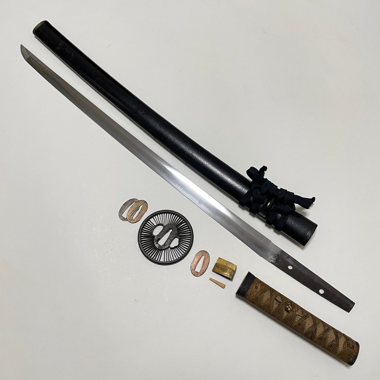 Kyosukashi-Tsuba 京透鍔 Long Wakizashi, Shakudo Nanakoji Fuchikashira 赤銅魚々子地縁頭