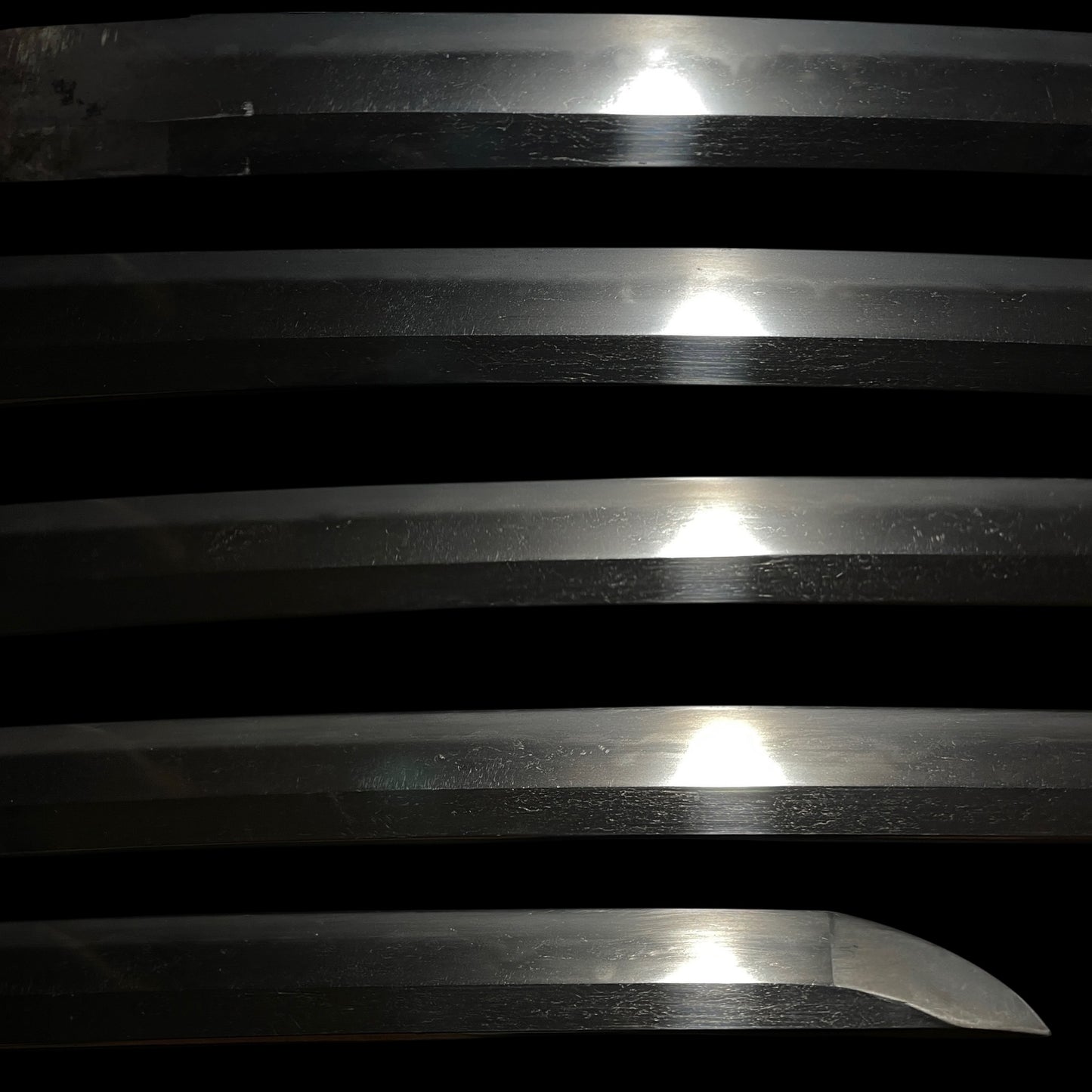 Nobukuni 信国 signed Wakizashi, Beautiful Fuchi, Muromachi period