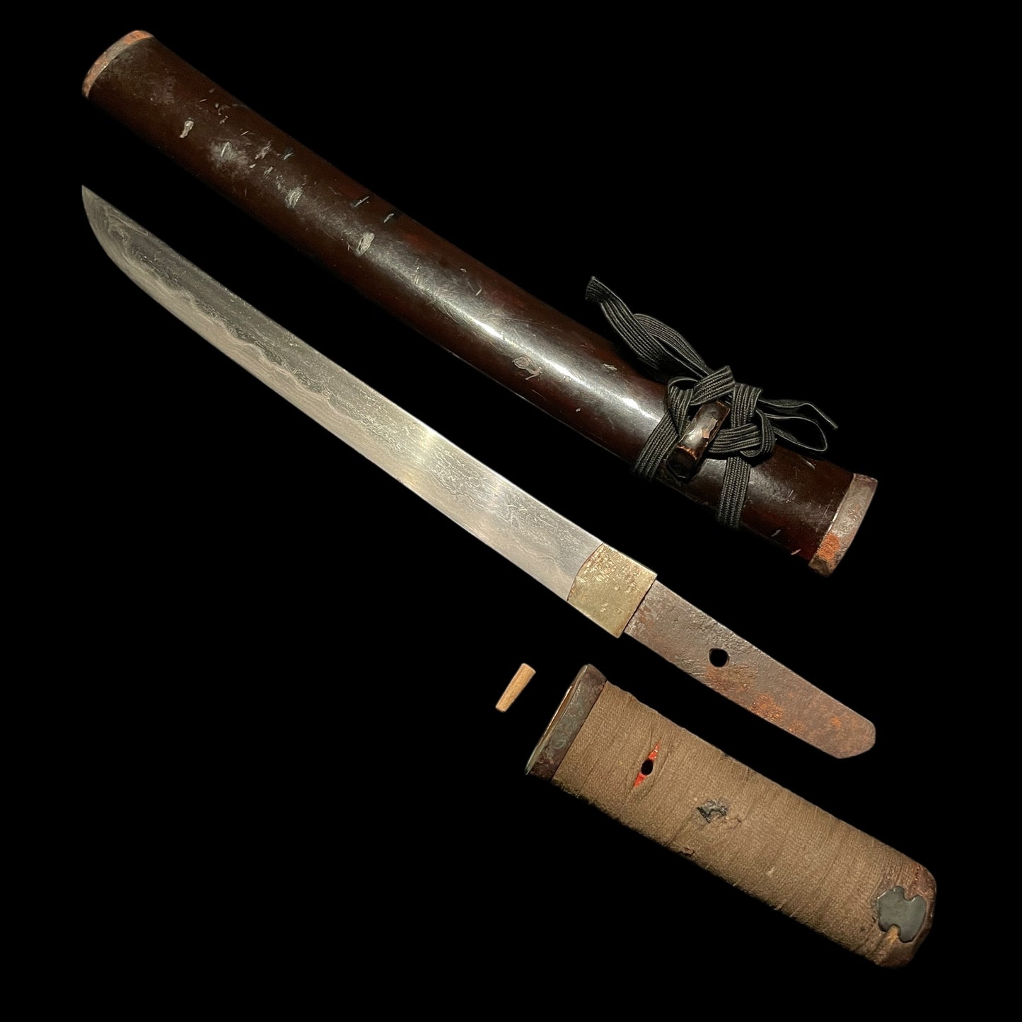 Oohadamono 大肌物 Aikuchi TANTO, Iron Fittings, Edo period mumei