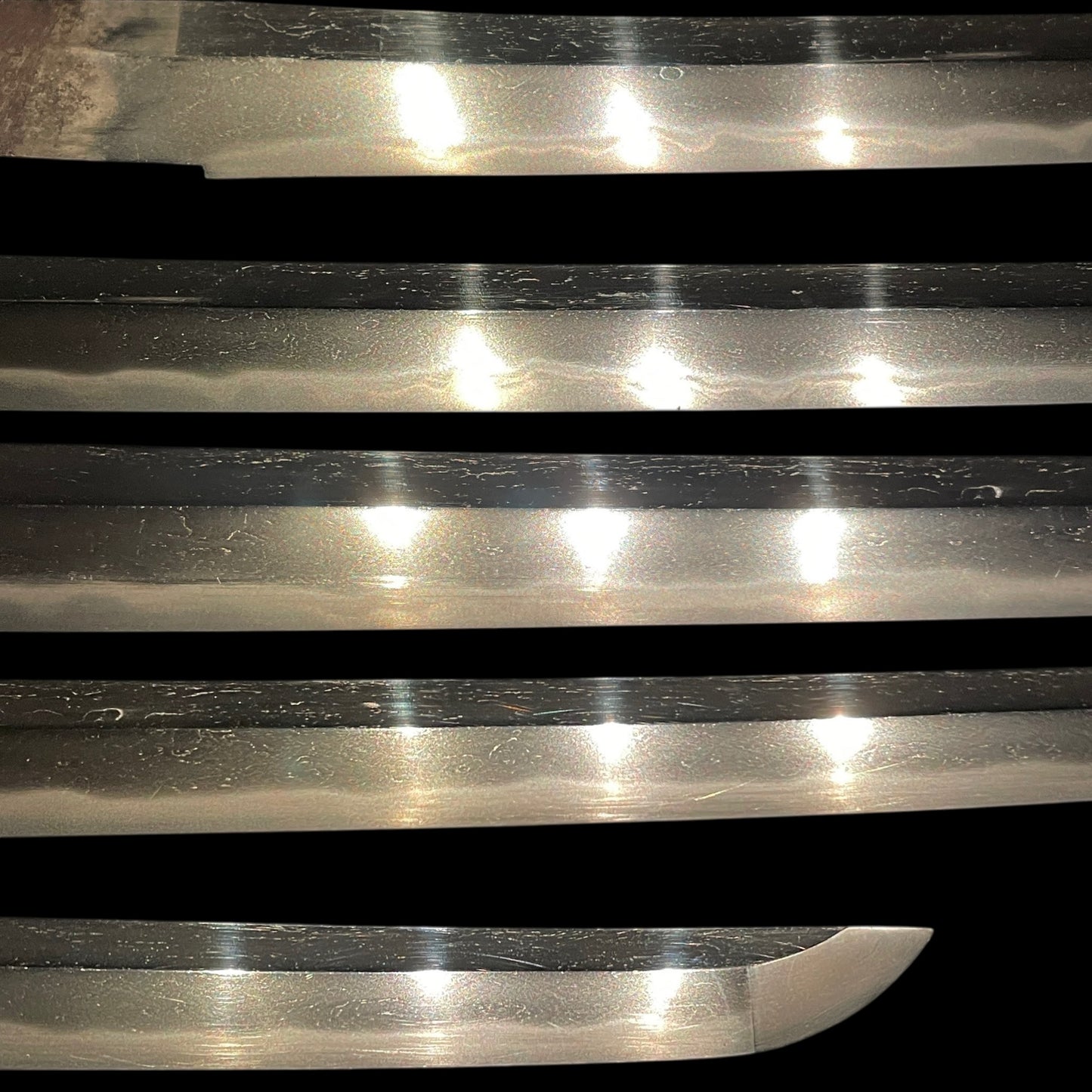 KIKUMON 菊紋 Chrysanthemum crest Long Wakizashi, Wide and Thick blade, Edo period