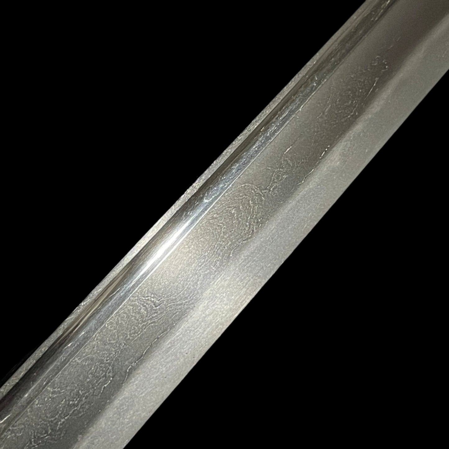 Bishuosafune Harumitsu August 1557 signed, Aikuchi TANTO, Late Muromachi period