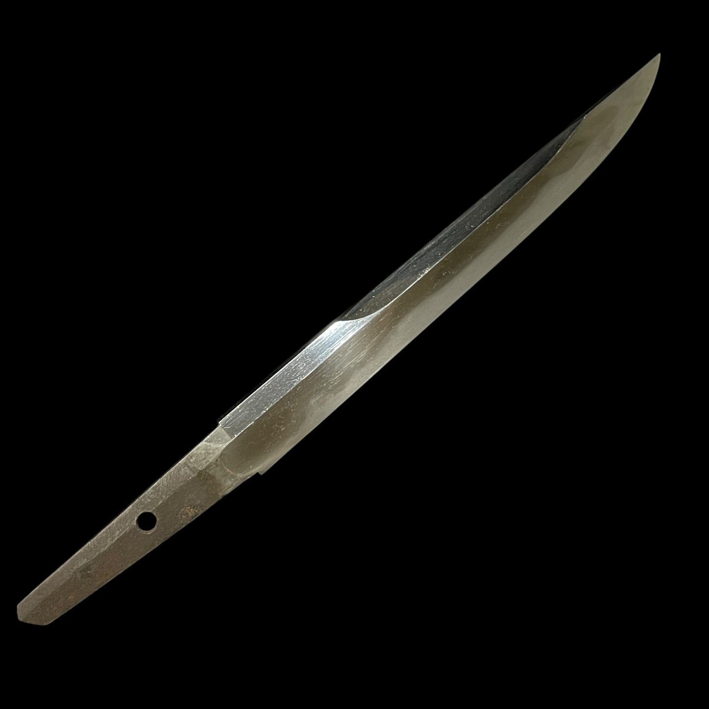 Unokubi-Zukuri Red TANTO, 相州住綱廣 Soshuju Tsunahiro signed, Thick blade, with Kozuka