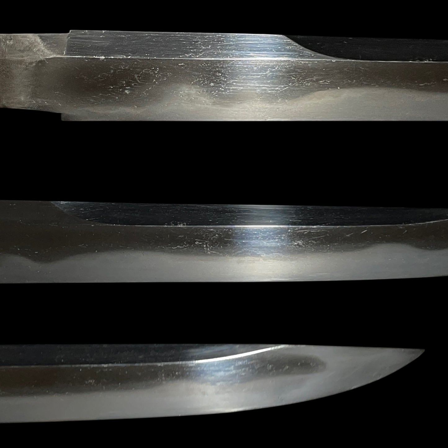 Unokubi-Zukuri Red TANTO, 相州住綱廣 Soshuju Tsunahiro signed, Thick blade, with Kozuka