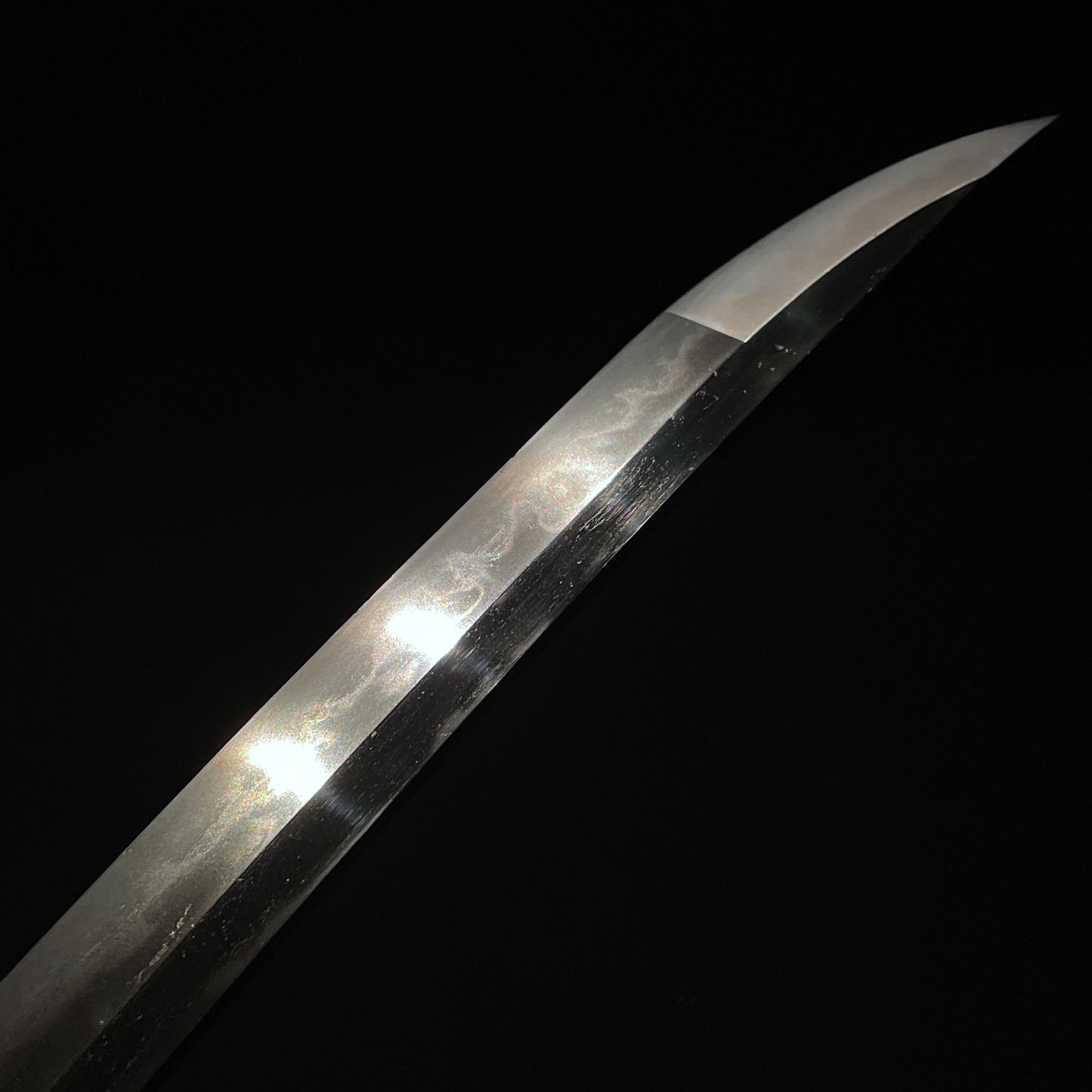 Ookissaki 大切先, Hitatsura 皆焼, Sue-Soshu 末相州 Wakizashi, Very wide blade, Muromachi period