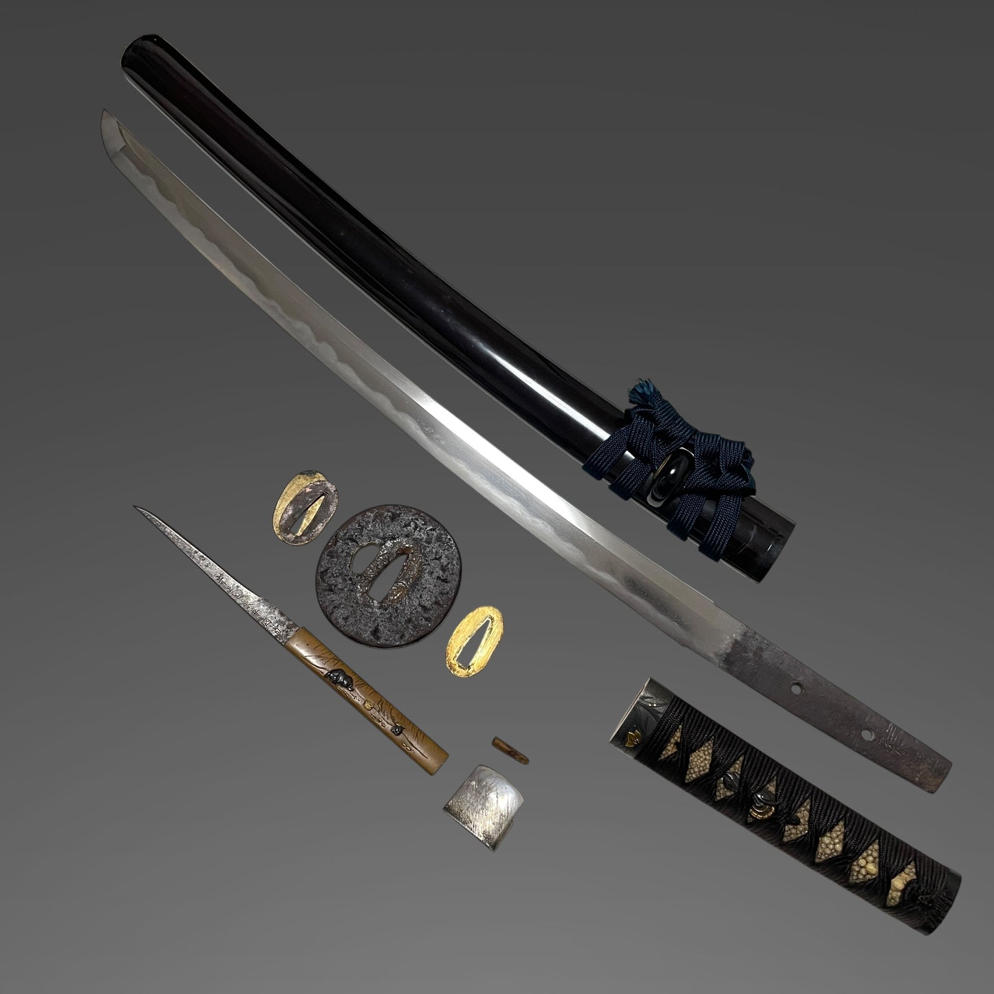 Nobukuni 信國 signed Wakizashi, with Kanteikofuda 鑑定小札, Muromachi period