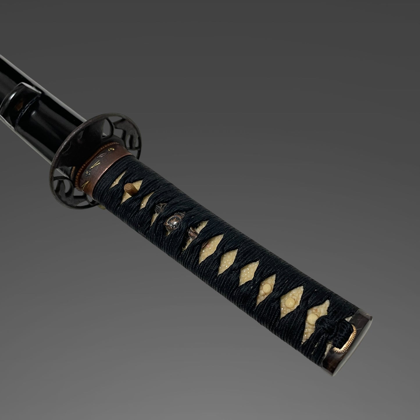 Straight Wakizashi, Ginkgo Tsuba 銀杏鍔, Edo period mumei