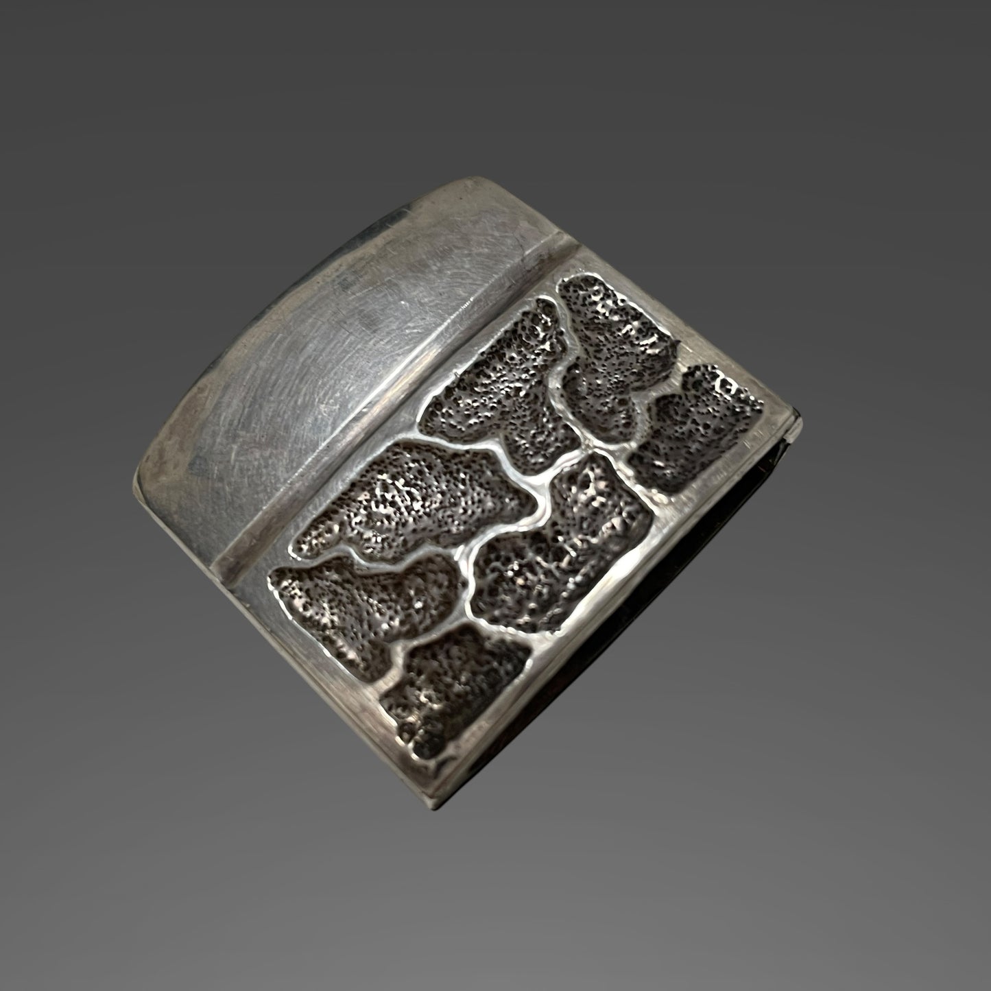 Aogaimijin-Saya 青貝微塵鞘 Wakizashi, Thick Tsuba, Edo period mumei