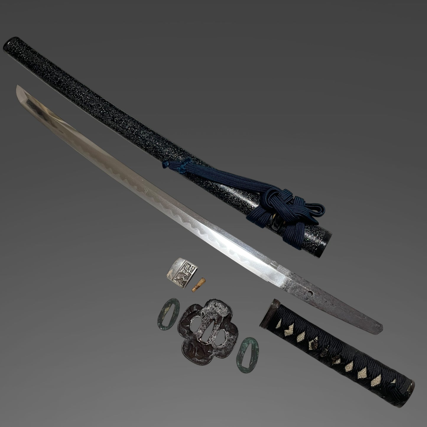 Aogaimijin-Saya 青貝微塵鞘 Wakizashi, Thick Tsuba, Edo period mumei
