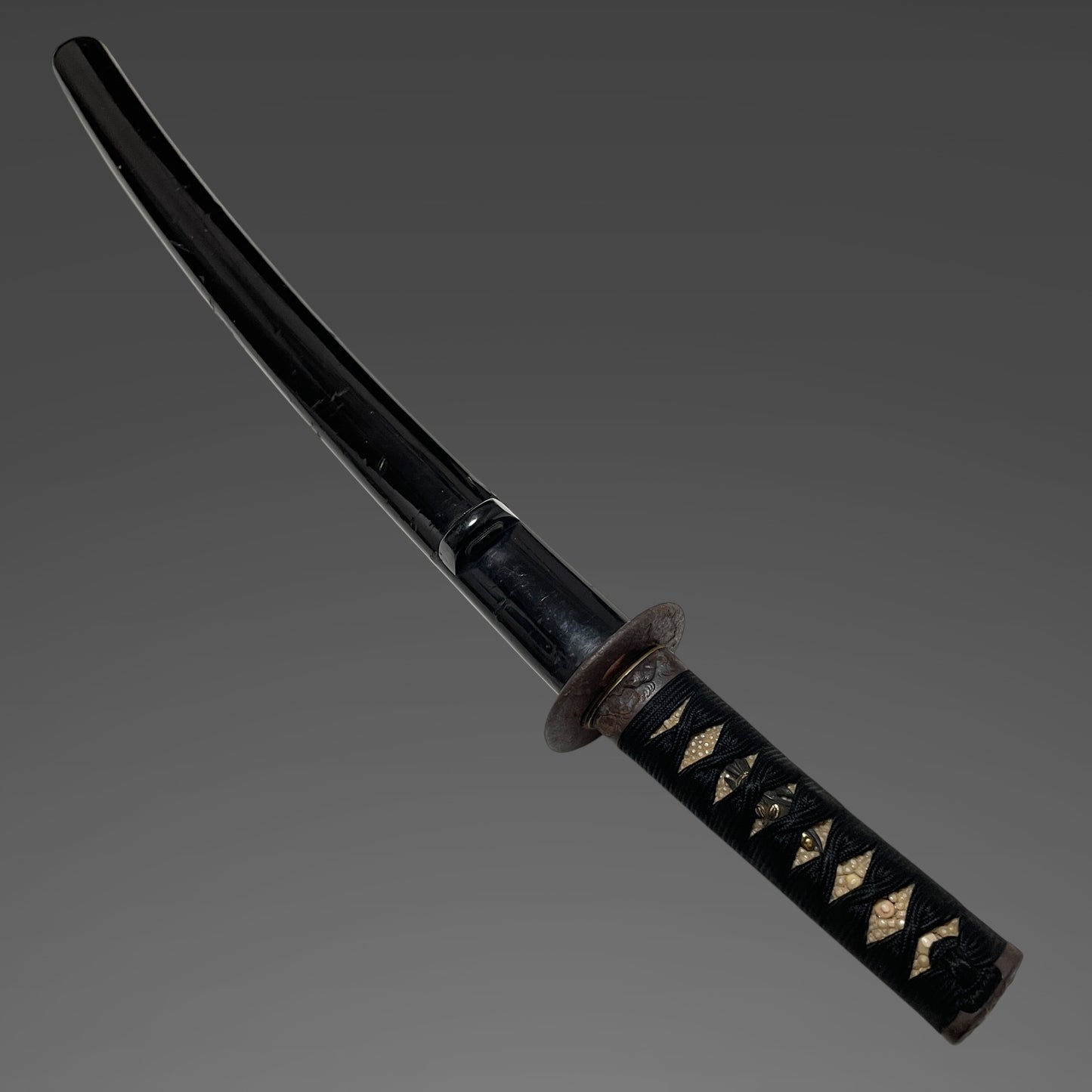 Short Black Wakizashi, Dragon Kashira, Edo period mumei