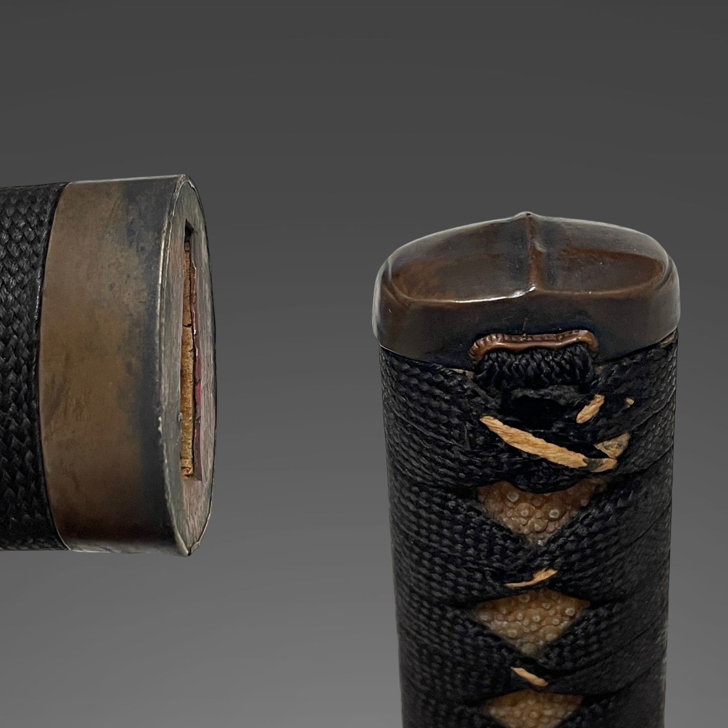 Kanemitsu 兼光 signed Short Wakizashi, Crab Menuki, Edo period