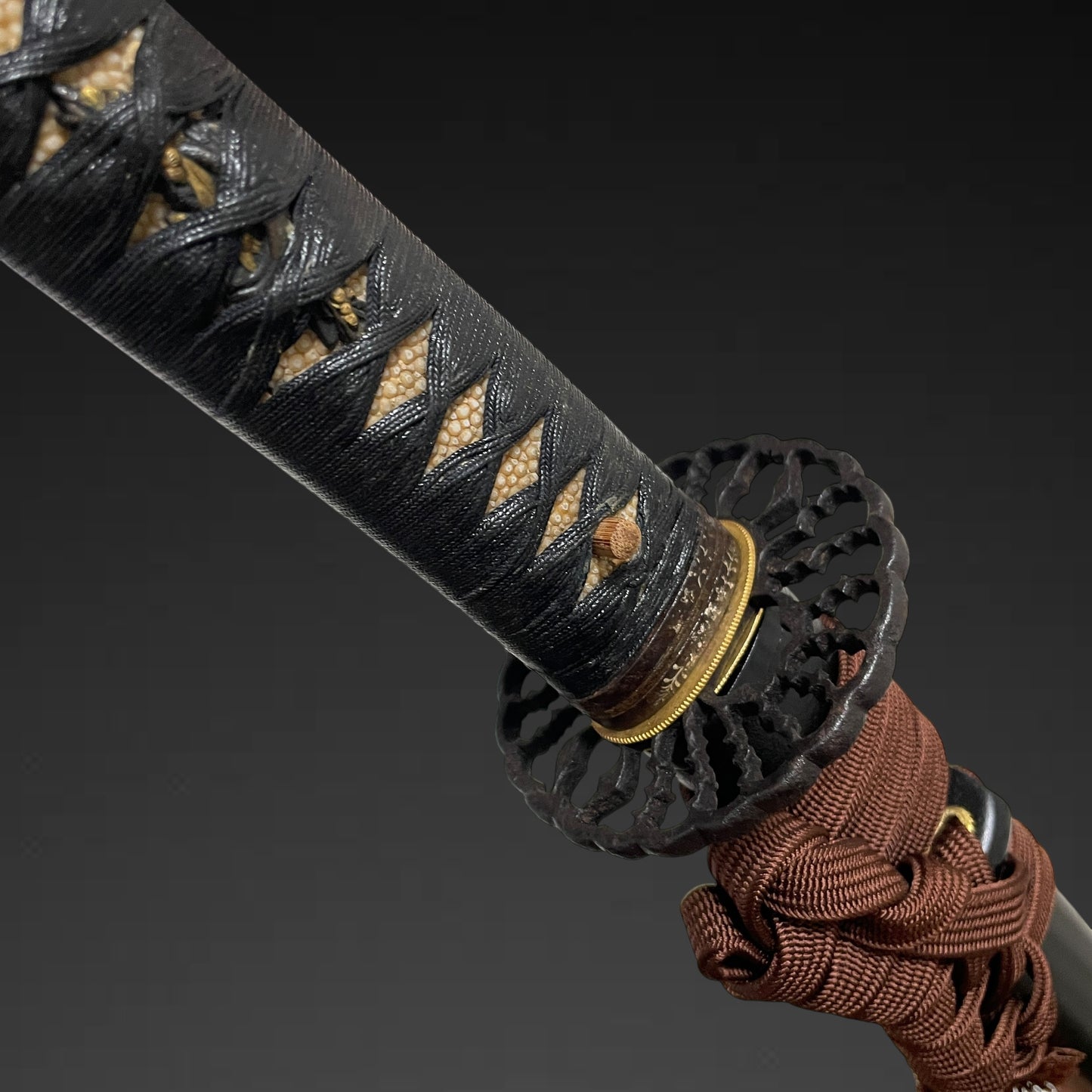 NANBOKUCHO Period, Chiyozuru 千代鶴 KATANA, Rai School, NBTHK Certificate, with Shirasaya