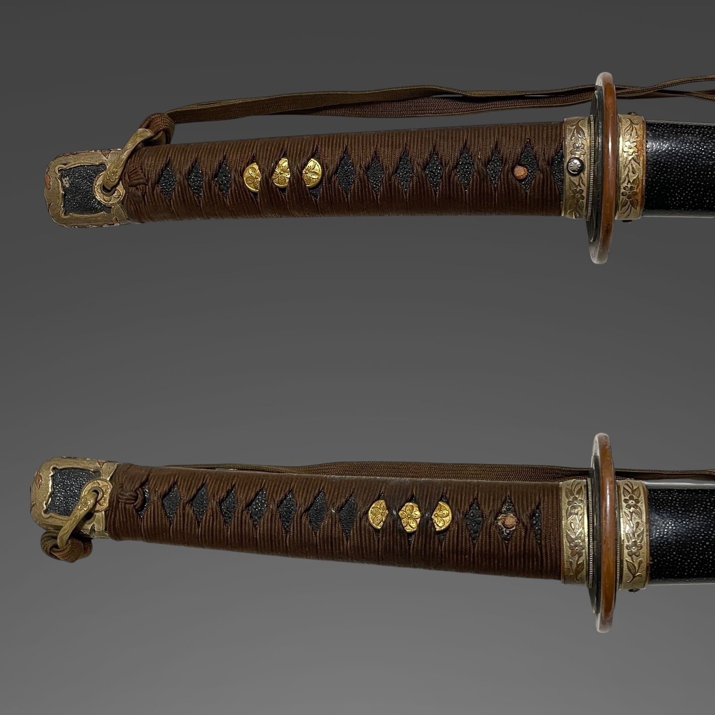 NAVY GUNTO 海軍刀, Rayskin Scabbard, with Tassel, WW2 Original, Japanese Officer Sword