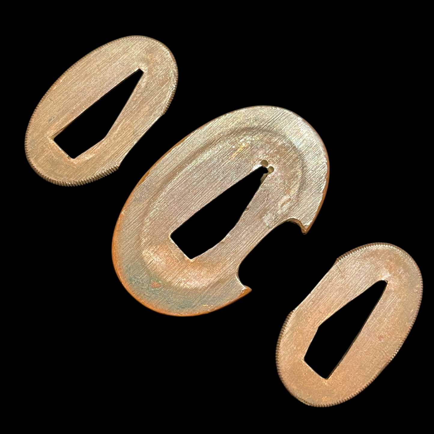 KATAHIRAZUKURI 片平造 Sunnobi-TANTO 寸延短刀, Masamehada 柾目肌, Copper Fittings