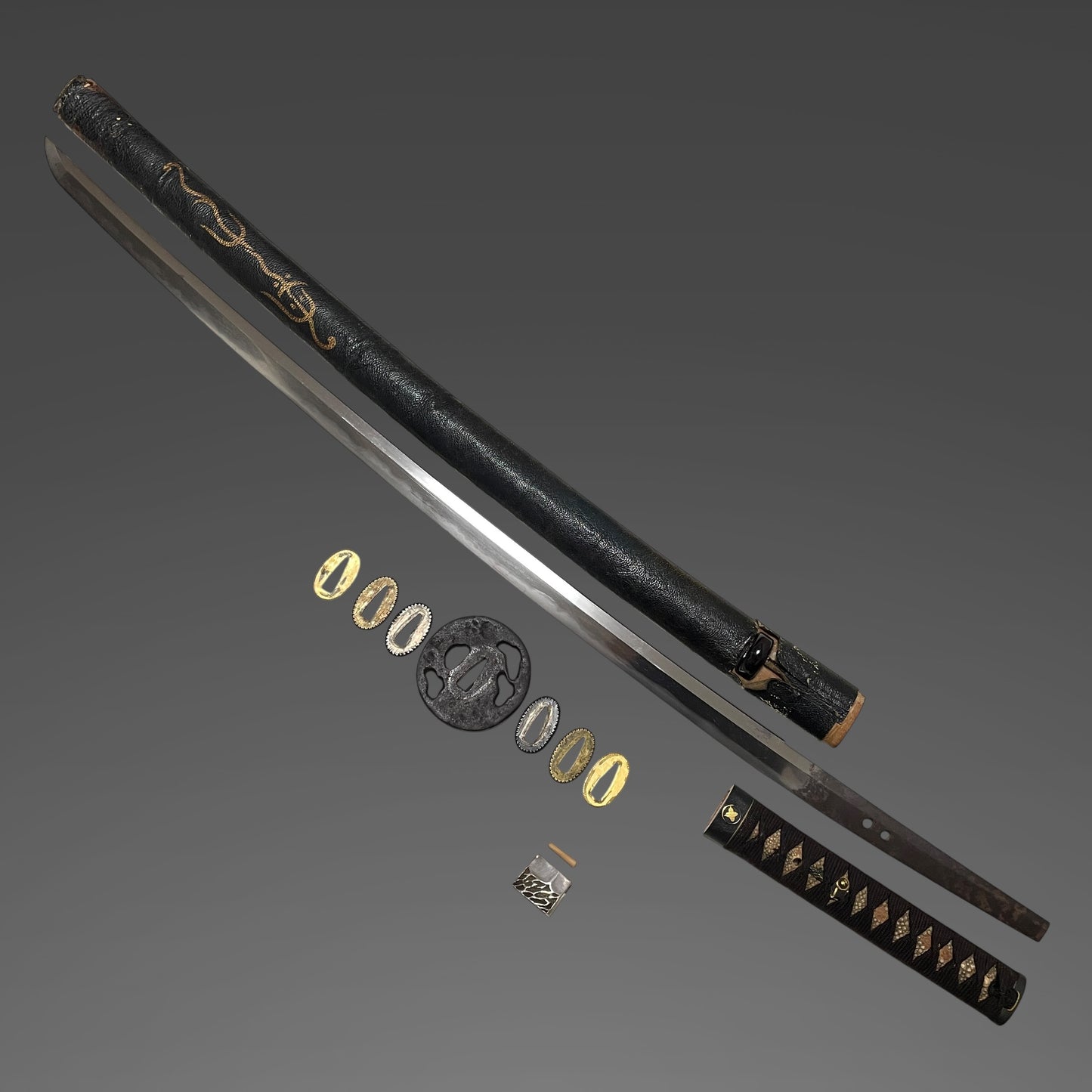 Kaneharu 兼春 KATANA, Family crest Fuchikashira, KOTO Muromachi period, NBTHK Certificate