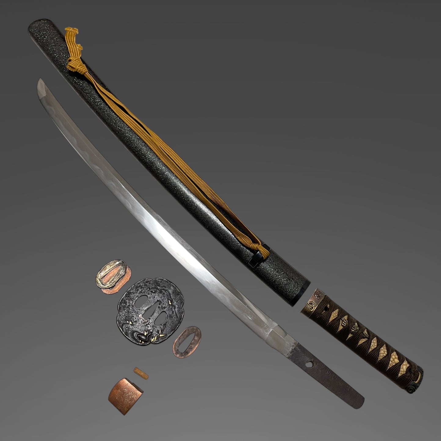 Takadaju Yukimitsu 高田住行光 signed Wakizashi, Guribori 倶利彫り Kashira, Sadatoshi signed Fuchi