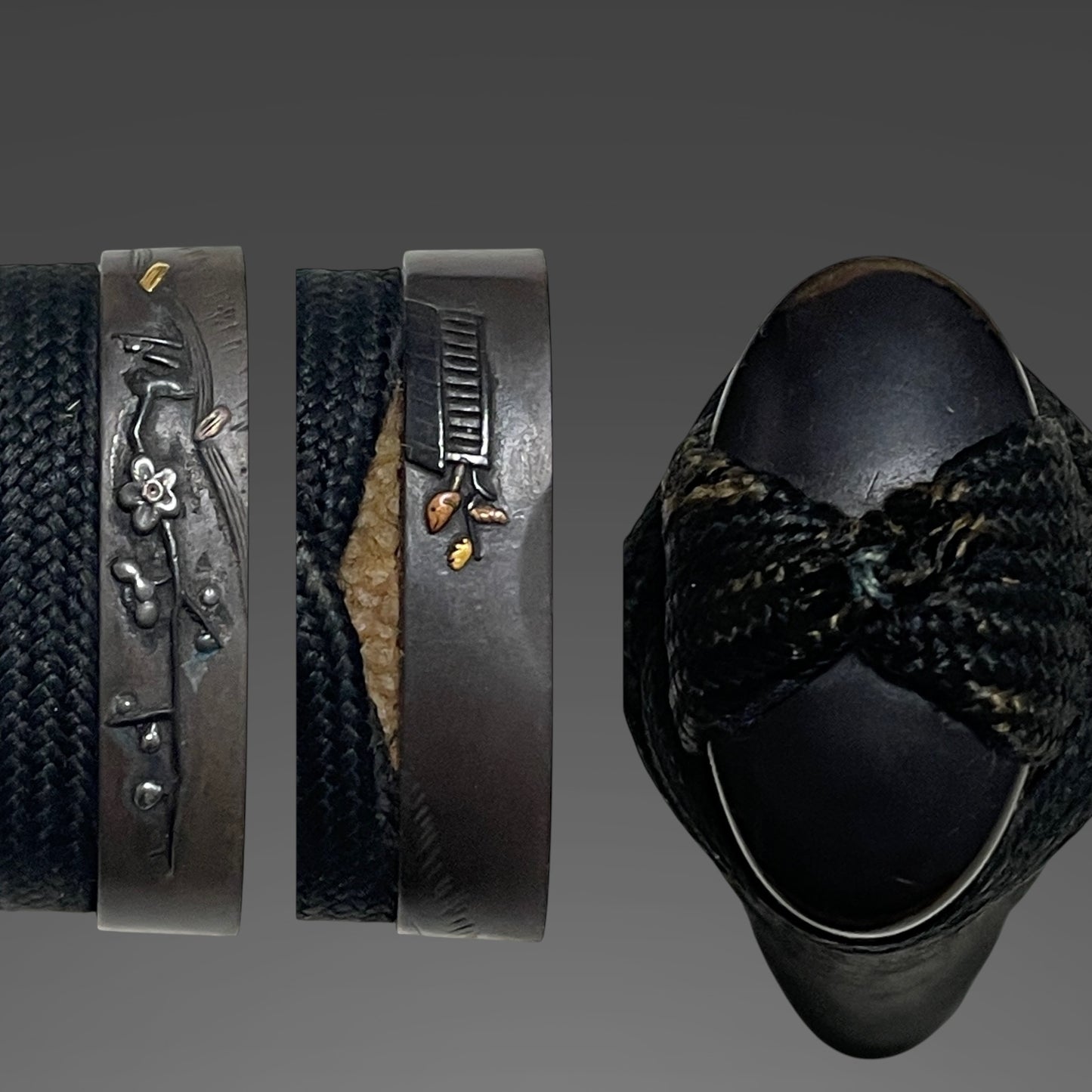 Toshinaga 利壽 signed Fuchi, Black TANTO with Kozuka, Muromachi period mumei, with Shirasaya