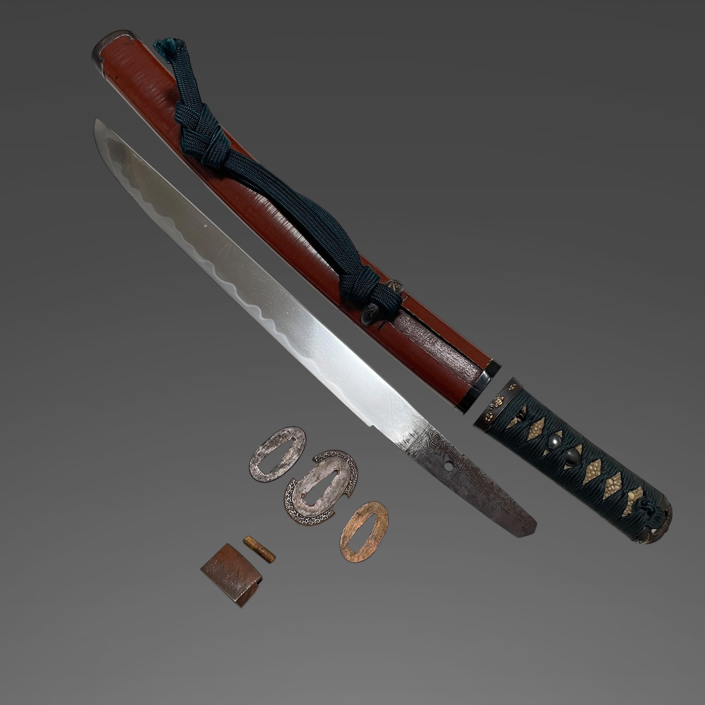 Dragonfly Fittings Red TANTO,  Hokinokami Fujiwara Nobutaka 伯耆守藤原信高 signed, Edo period
