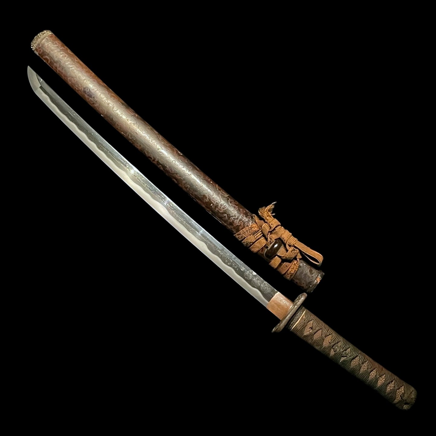 Mutsunokami Kaneyasu 陸奥守包保 (Hidarimutsu 左陸奥) signed Long Wakizashi, Early Edo period