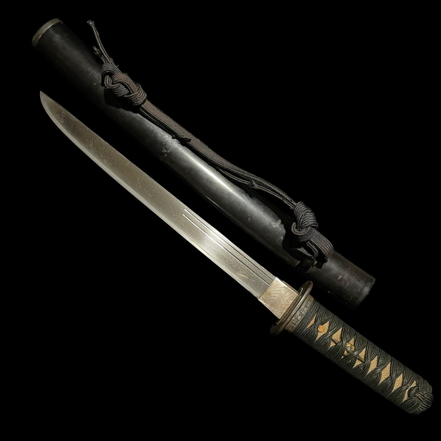 Toshinaga 利壽 signed Fuchi, Black TANTO with Kozuka, Muromachi period mumei, with Shirasaya