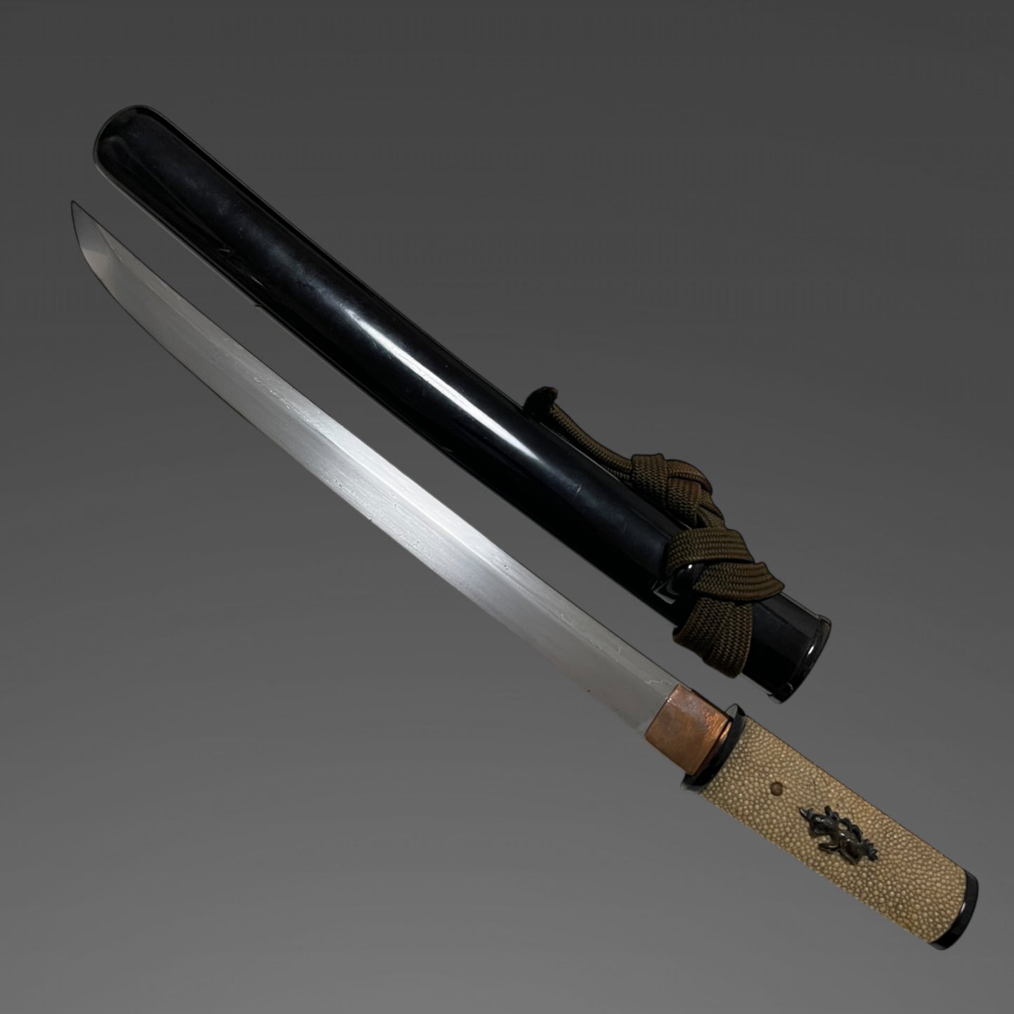 Aikuchi Tanto 合口短刀, Cormorant Menuki 鵜目貫, Edo period mumei