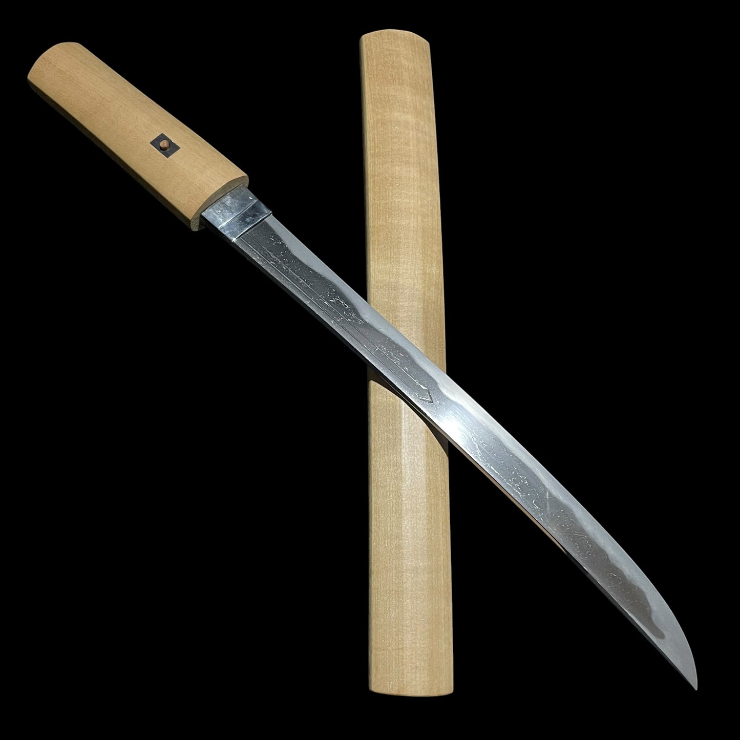 Gisuke 義助 signed Sunnobi-Tanto 寸延短刀, Muromachi period