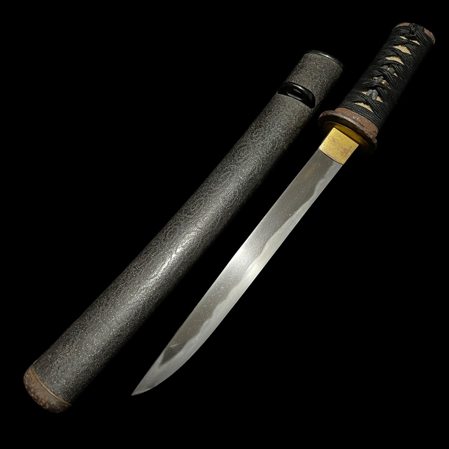 Unmon Aogaichirashi Saya 雲紋青貝散鞘 TANTO, Dragonfly Menuki, Late Edo period mumei