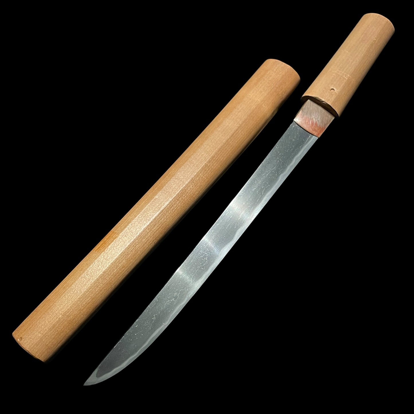 Fuyuhiro 冬廣 signed Hirazukuri TANTO in Shirasaya, Muromachi period